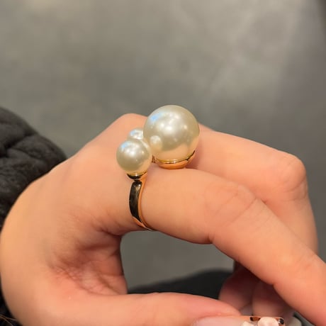 2411RG0548 / triple pearl design ring（Pearl）