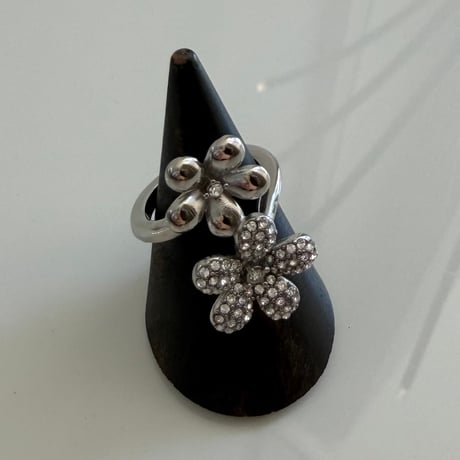 2604RG0775 / Twist double flower ring（Silver）