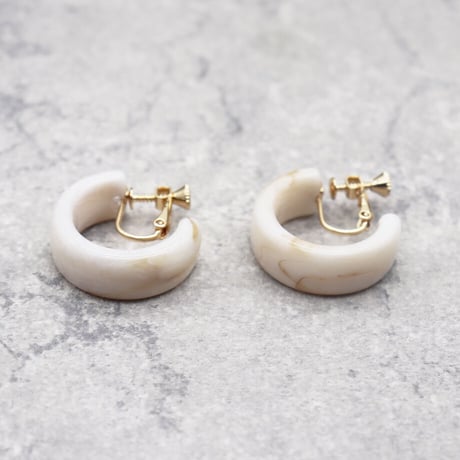 Acrylic Ear Hoop Clips Earrings（Marble White） /  2102_ER042