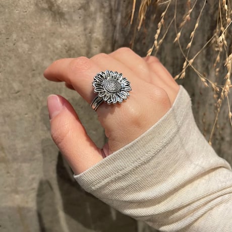 2601RG0722 / Vintage Large Flower ring（Silver）