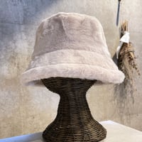 23AWHW001 / Simple bucket fur hat（Ivory）