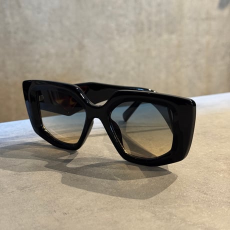 SE25SG_CA022（S）/ Square Cat's eye Sunglasses (Black.Demi/Green gradation）
