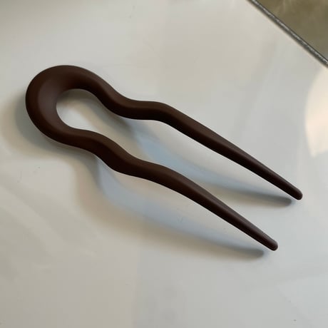2403HA0074 / Simple wave color hairpin（Brown）