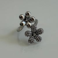 2604RG0775 / Twist double flower ring（Silver）