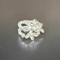 2604RG0766 / Pearl flower motif ring（Silver）