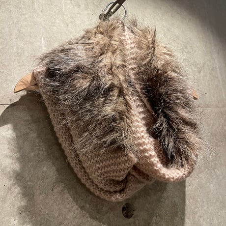 2411GS023 (S) /Knit fur Stall (Beige)