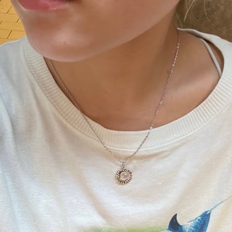 2509NC0358 / Flower motif charm Necklace（Silver）