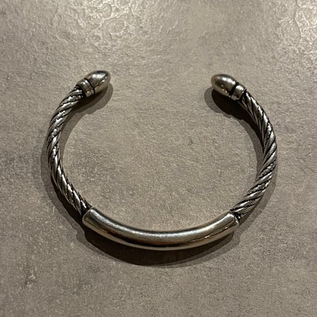 2504BR0075 / Twist vintage bangle（Silver）