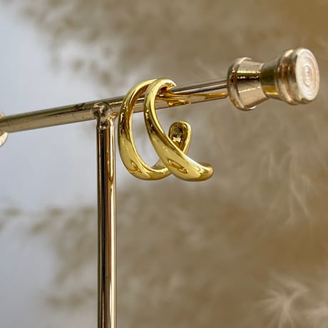 2403EC010 / Layer asymmetry line Ear Cuff（Gold）