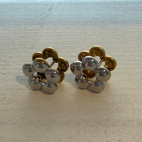 2604PR0843 / Bi-color flower pierce（Silver/Gold）