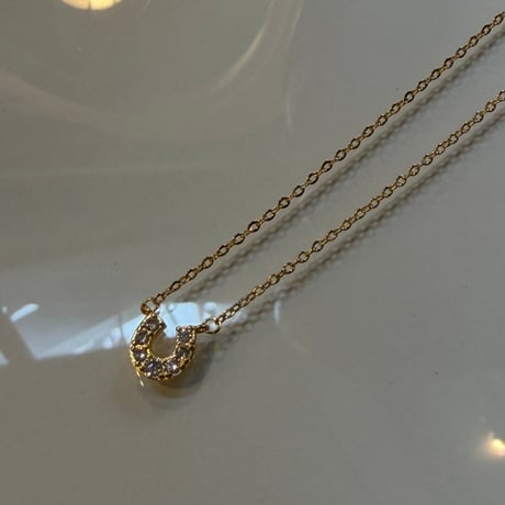 2605NC0393 / Horseshoe Necklace（Gold）