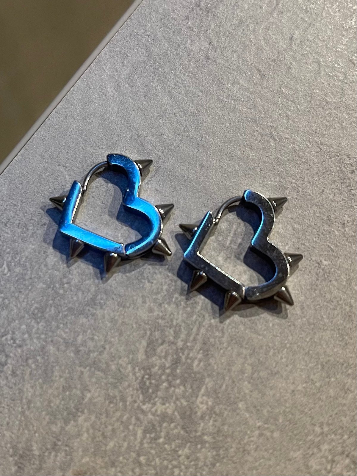 2508PR0800 / Thorn Heart shape Hoop pierce（Silv