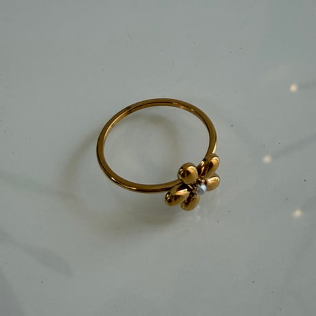 2604RG0777 / Mini Pearl flower motif ring（Gold）