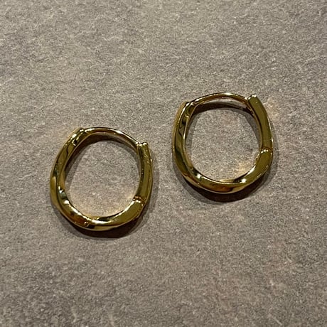 2510PR0806 / Twist thin hoop Pierce（Gold）