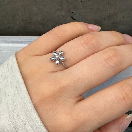 2604RG0777 / Mini Pearl flower motif ring（Silver）