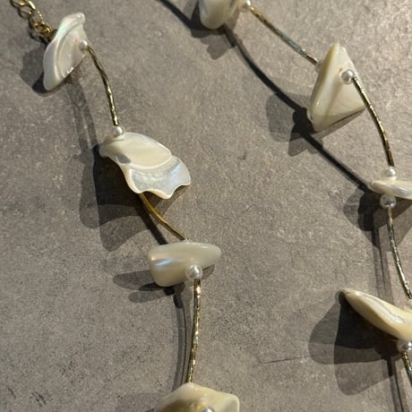 2504NC0336 /  shell stone necklace（Gold/Shell)