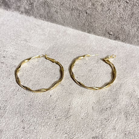 Simple twist hoop pierce（Gold/M）/ 2202_PR0443
