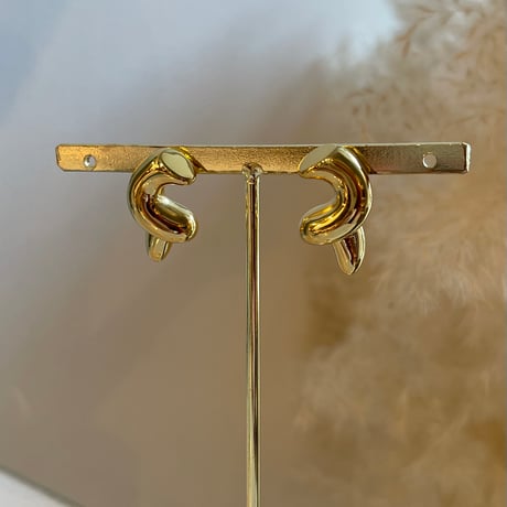 2311PR0605 / Volume twist Pierce（Gold）