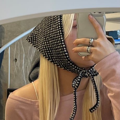 2512GS059(S)/ Knit triangle scarf（Black）