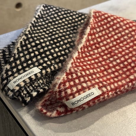 2512GS059(S)/ Knit triangle scarf（Black）