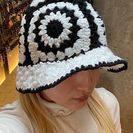 2505HW0088(S) / Crochet Flower Knit Hat（Black）