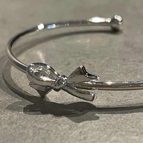 2501BR0065 / Mini Ribbon motif Bangle（Silver）
