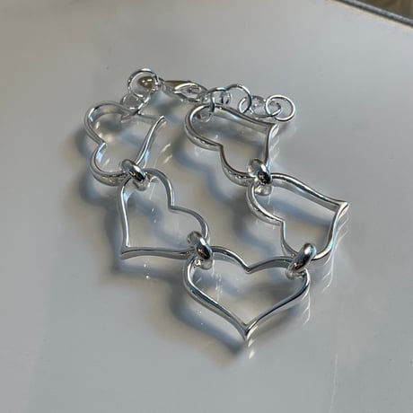2406BR0052 / Heart connect chain Bracelet（Silver）