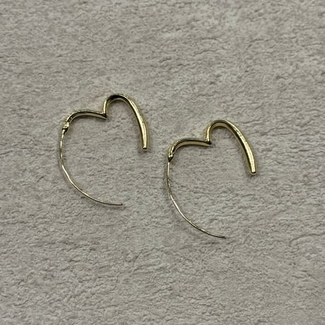 2410PR0727 / heart line hoop pierce（Gold）