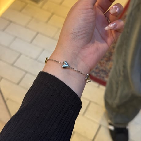 2503BR0073 /  Heart motif Bracelet（Silver）