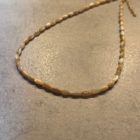 2503NC0326／ oval shell necklace（beige）
