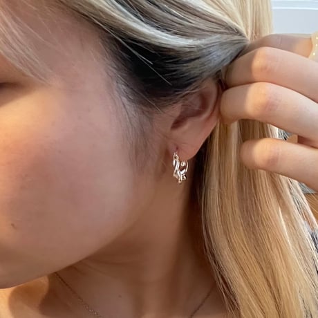 2505PR0785 / Twist hoop mini pierce（Silver）