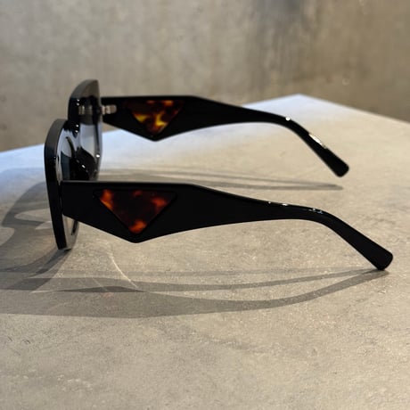 SE25SG_CA022（S）/ Square Cat's eye Sunglasses (Black.Demi/Green gradation）
