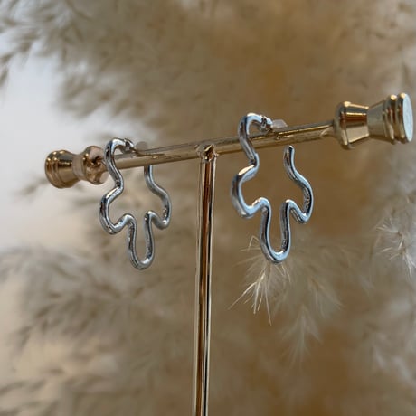 2405PR0719 / Flower motif hoop pierce（Silver）