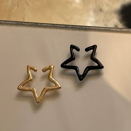 2403EC004 / Star motif Ear Cuff（Black）