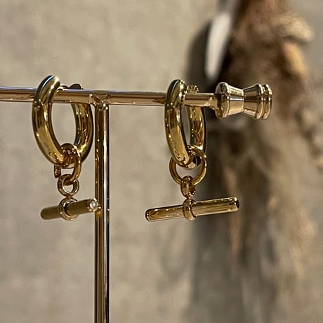 2501PR0741 / Mantel design hoop pierce（Gold）