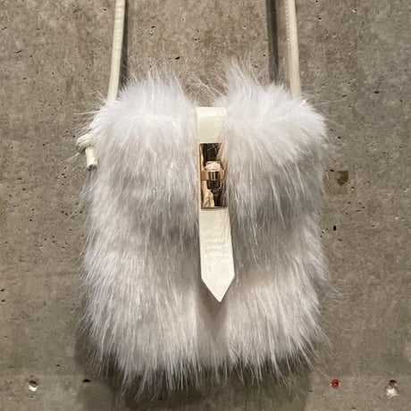 2512BG046(S) / Fake fur Mini Shoulder Bag (White)