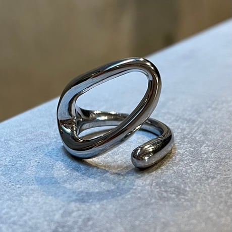 2506RG0659 / Circle asymmetry twist ring（Silver）