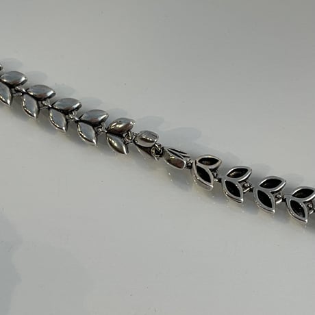 2404BR0043 / Leaf motif chain Bracelet（Silver）
