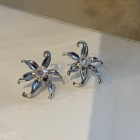 2311PR0594 / Flower motif stone Pierce（Silver）