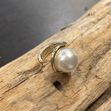 EC111 / Pearl Double Line Earcuff（Gold/Pearl）