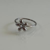 2604RG0777 / Mini Pearl flower motif ring（Silver）
