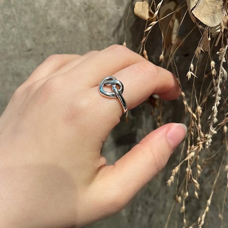 2411RG0543 / Heart twist ring（Silver）