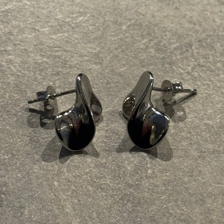 2602PR0838 / Metallic wave design pierce（Silver）