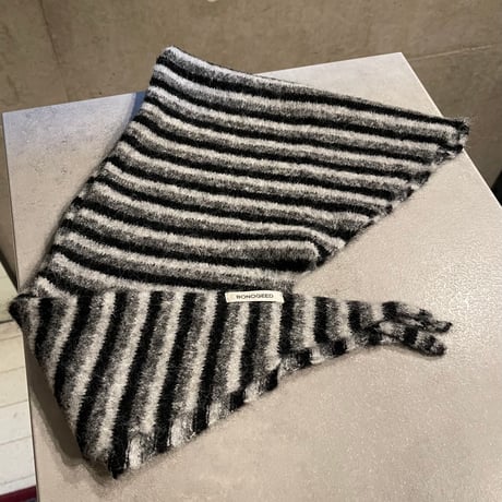 2601GS061(S) / Border Knit triangle scarf（Black）