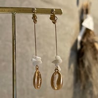 2403ER002  / Shell long design Clip Earrings（Gold）