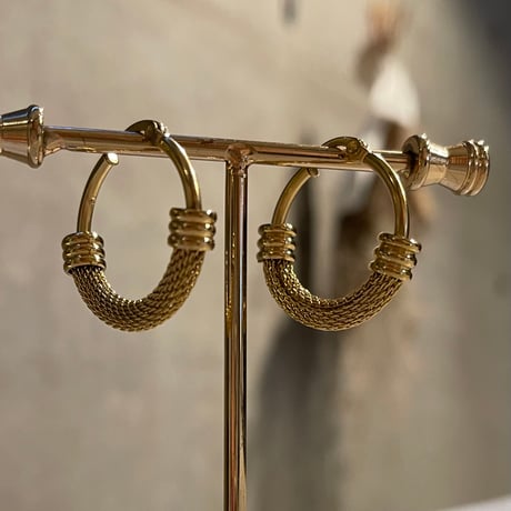 2503PR0760 / Half line design hoop Pierce #01（Gold）