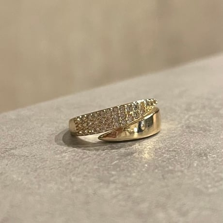 2511RG0700 / Stone asymmetry line ring（Gold）