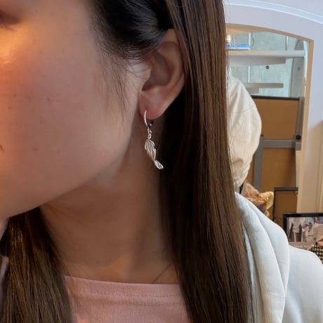 2510PR0814 / Feather hoop Pierce（Silver）