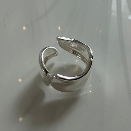 2604RG0774 / Connect wave design ring（Silver）