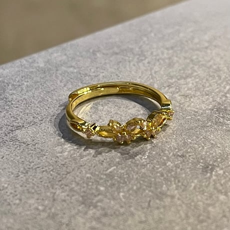 2601RG0725 / Butterfly motif stone ring（Gold）